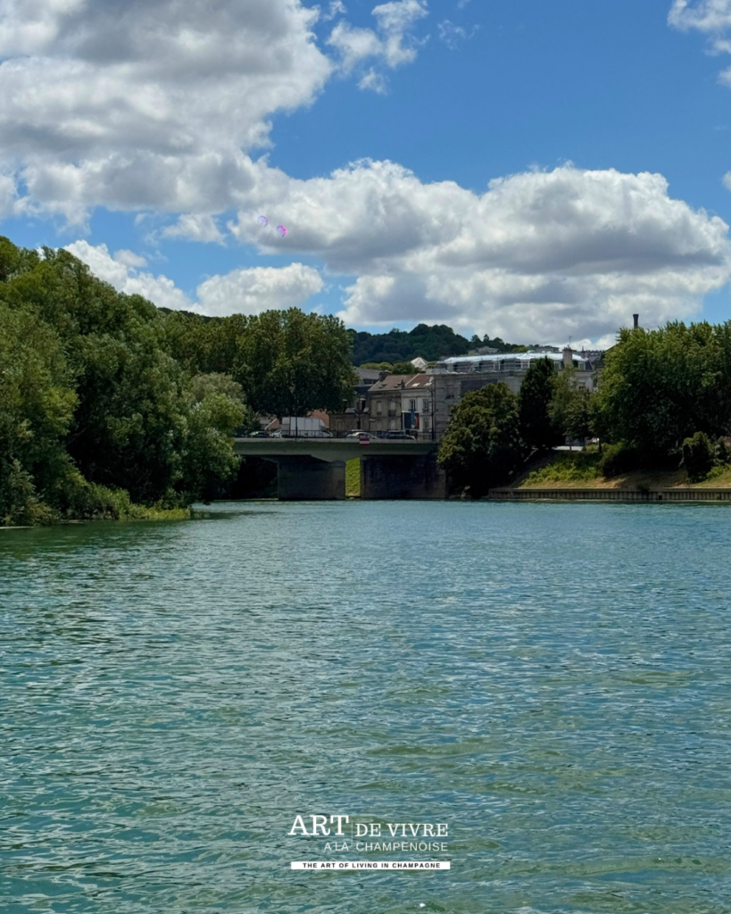 Pont et berges de la Marne à Épernay 2