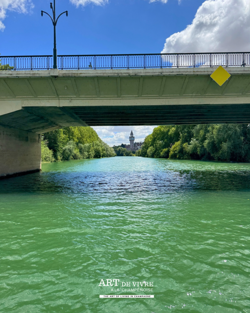 Pont d'Epernay vu de la Marne