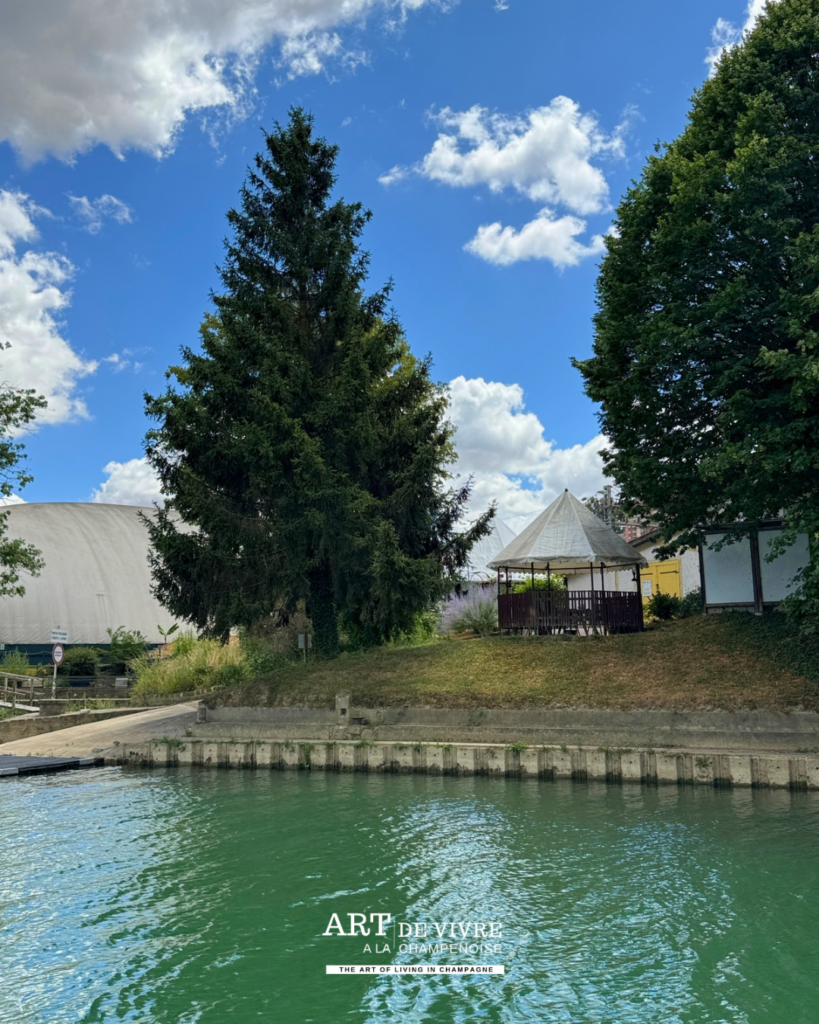 Base nautique du tennis club de la nautique à Epernay