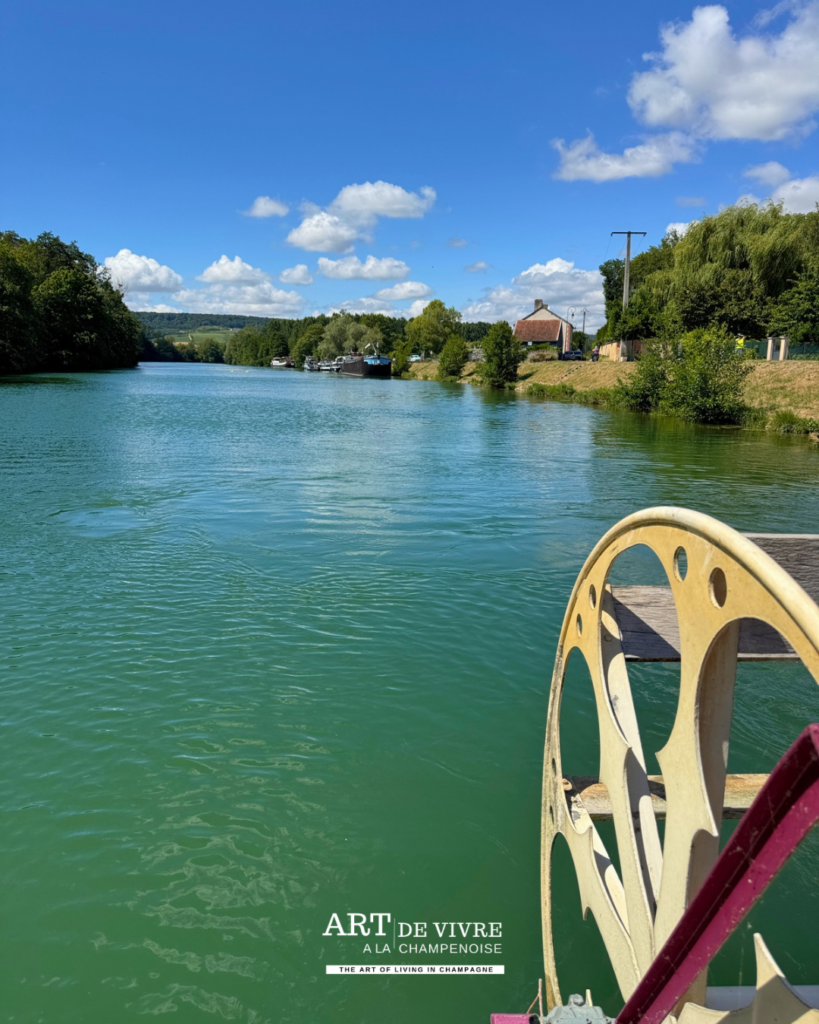 Bateau à roue à aubes Champagne Vallée