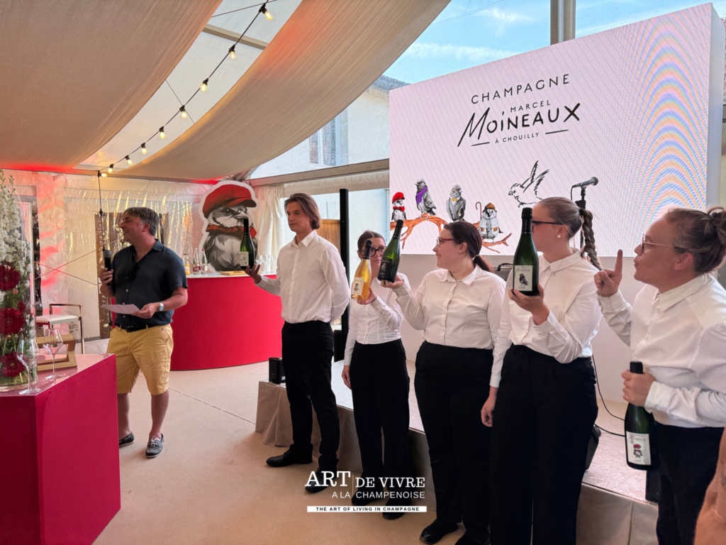 Présentation de la gamme des champagnes Moineaux par les équipes de Marc Morel