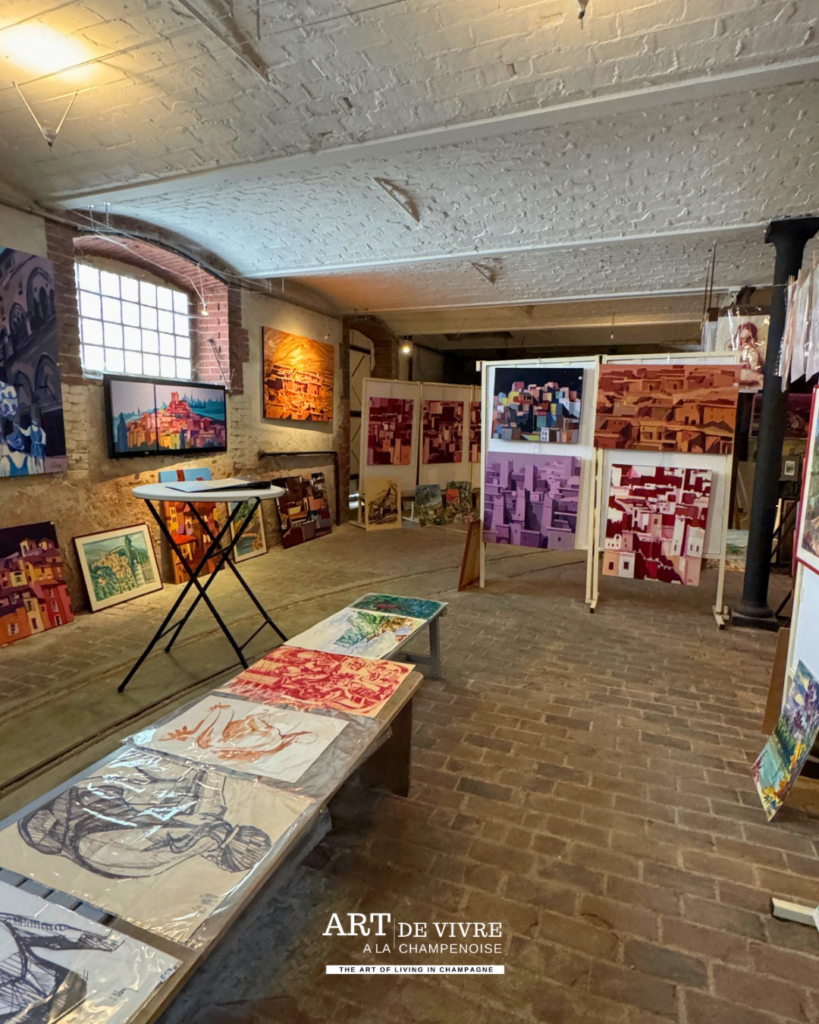 Croquis et peintures de Jacki Colson lors de sa rétrospective à Aÿ 3
