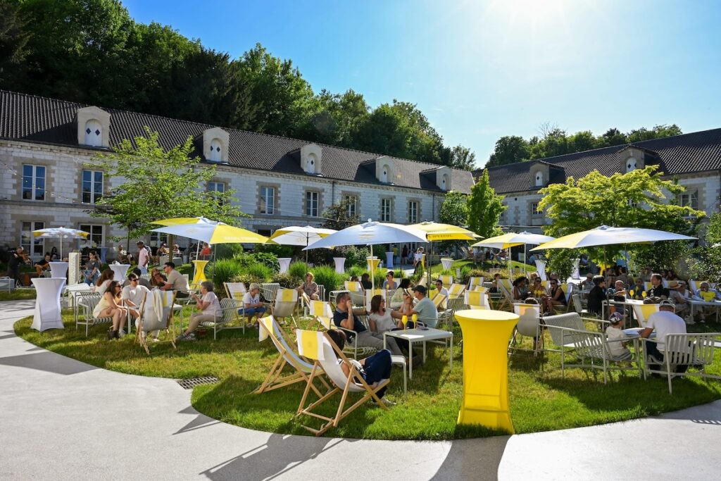 Ambiance garden party dans les jardins Joseph Perrier