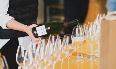 Comment les maisons de Champagne modernisent leur image sans renier leur histoire