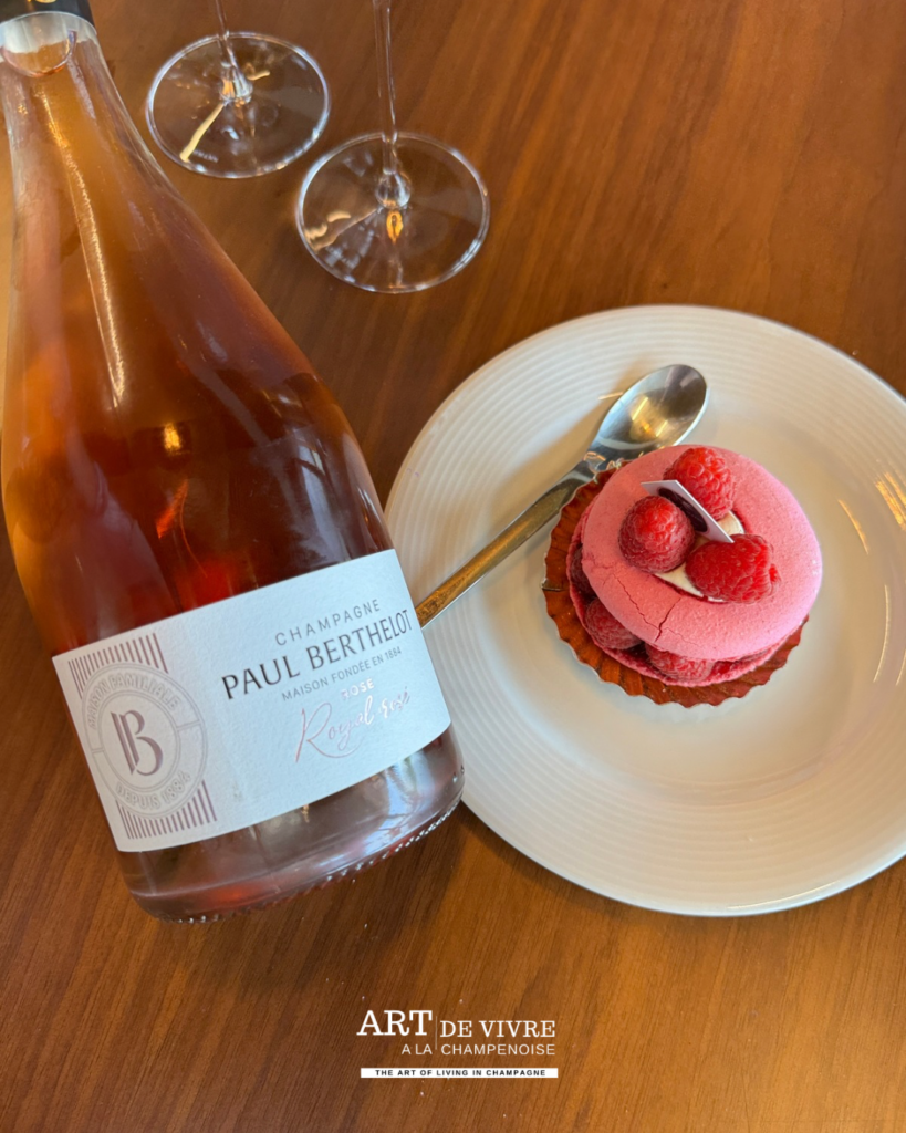 Champagne rosé Paul Berthelot au desert