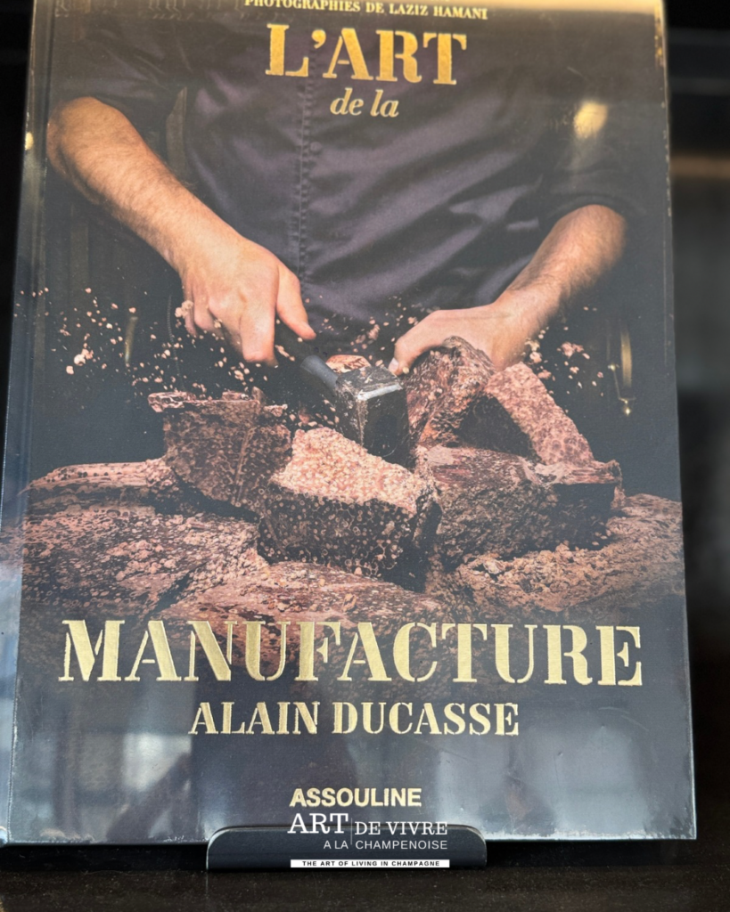 Livre l'art de la manufacture Alain Ducasse à Reims
