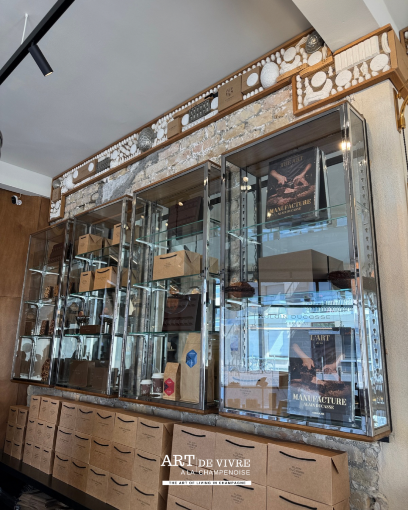 Comptoir du Chocolat Alain Ducasse place de l’Hôtel de Ville à Reims 2