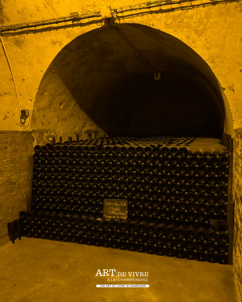 Alcôve creusée dans la craie des caves Abelé