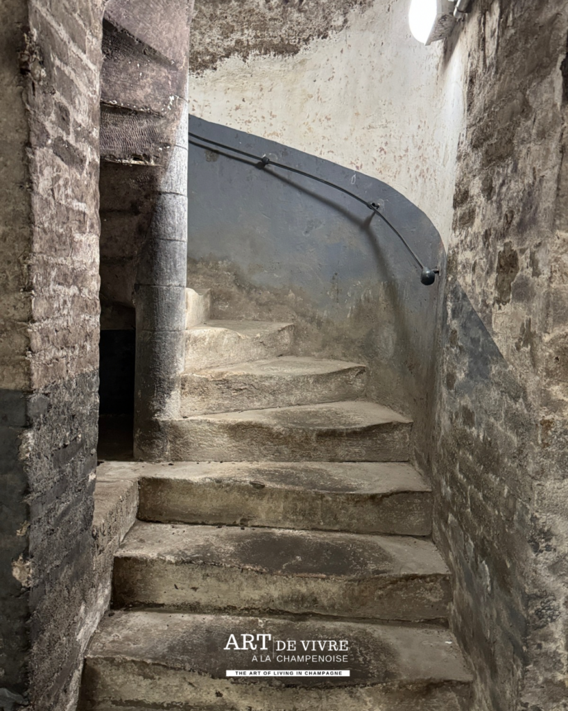Escalier conduisant aux caves de la Maison Abelé 1757