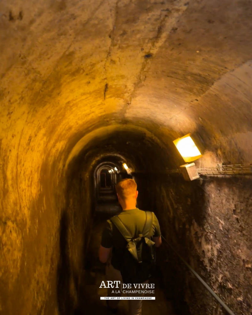 Descente vers les aves souterraines de la Maison Abelé 1757 à Reims