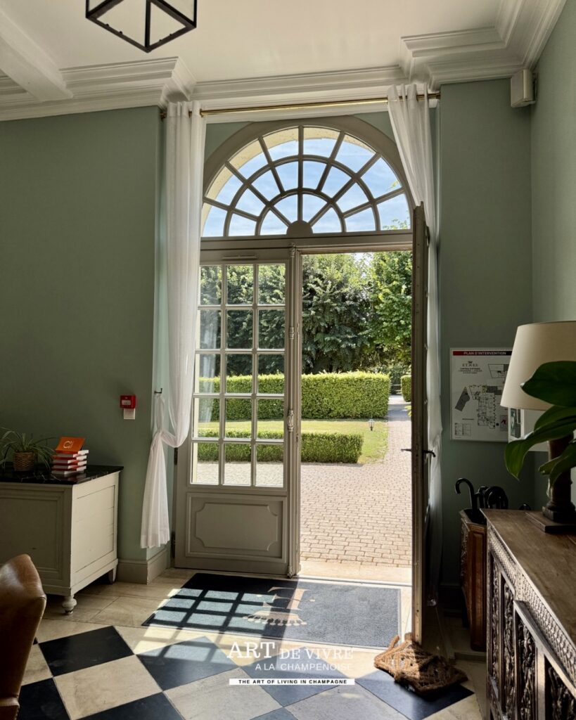 Entrée Spa Chateau d'Etoges 4 étoiles Marne