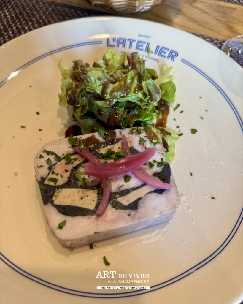 Assiette déjeuner Menu du jour à l'Atelier Etoges