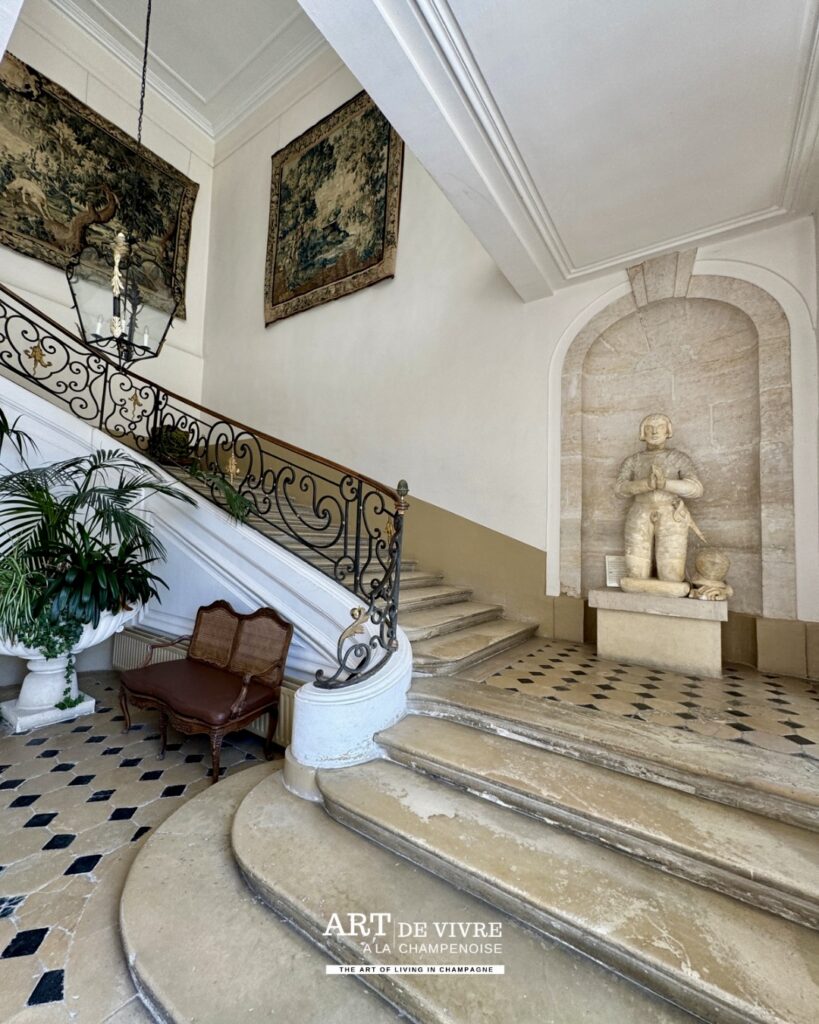 Escalier du Château d’Étoges au cœur de la Marne