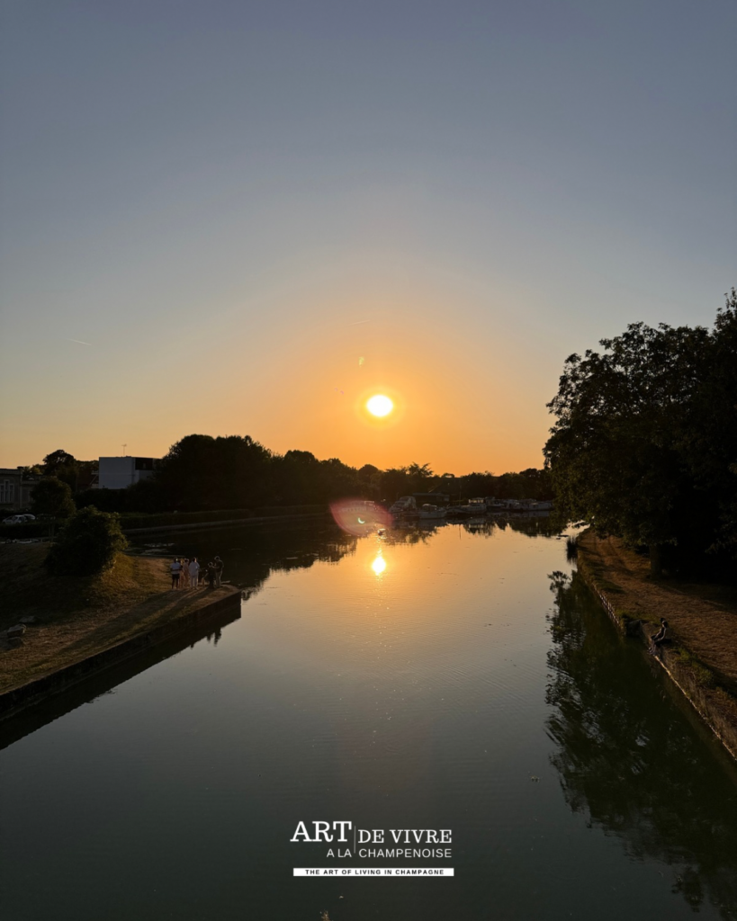 éclipse solaire observée depuis le pont, au dessus du port de Sillery