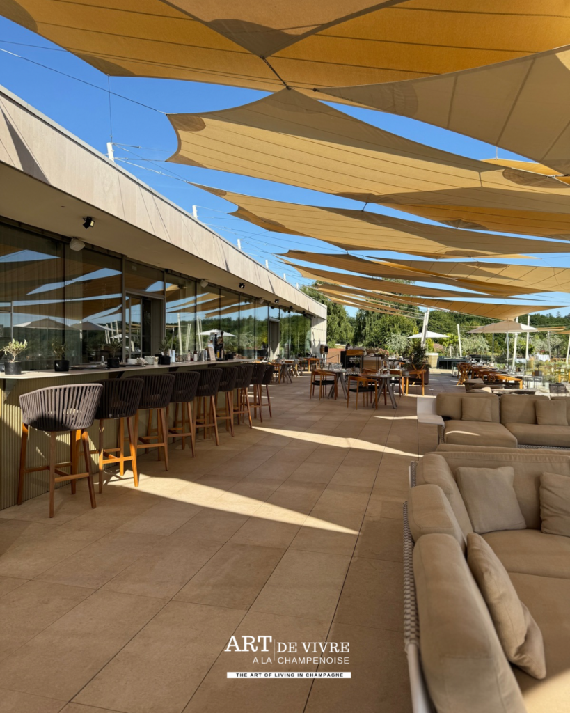 la terrasse d'été du Royal Champagne hotel & Spa