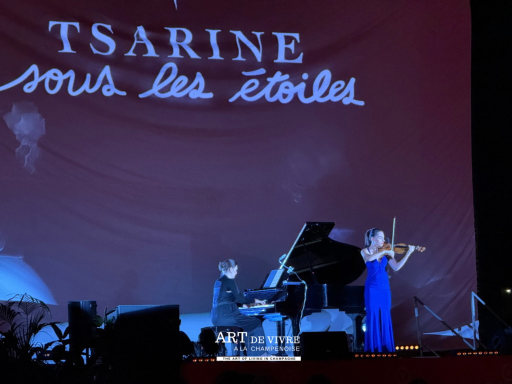 Esther Abrami accompagnée au piano à Reims