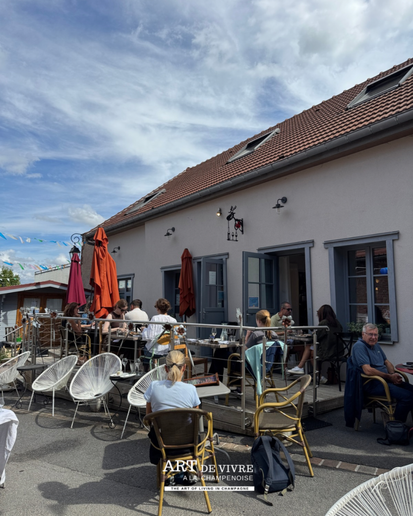 Terrasse de Chez L à Germaine