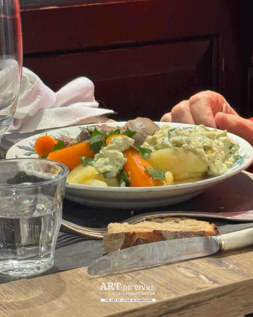 Tête e veau servie chez L à Germaine