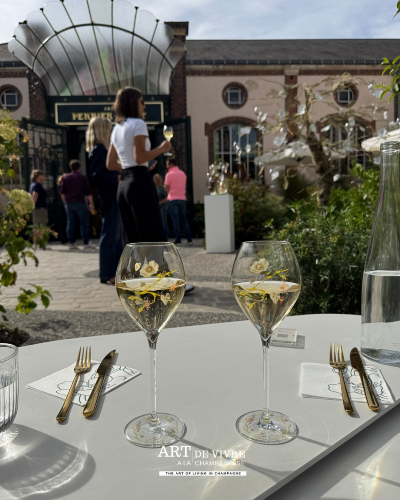 Verres Perrier-Jouët d’inspiration Art nouveau