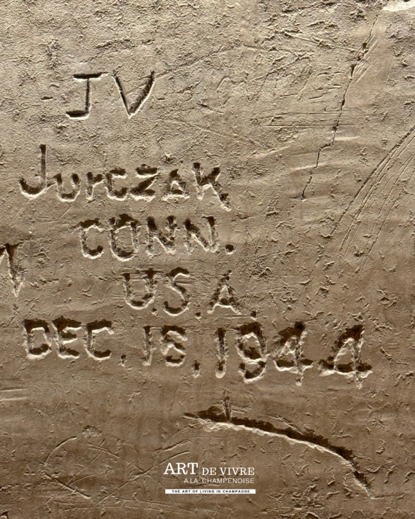 Graffiti de 1944 de Mr Jurczak dans la craie des caves Gosset