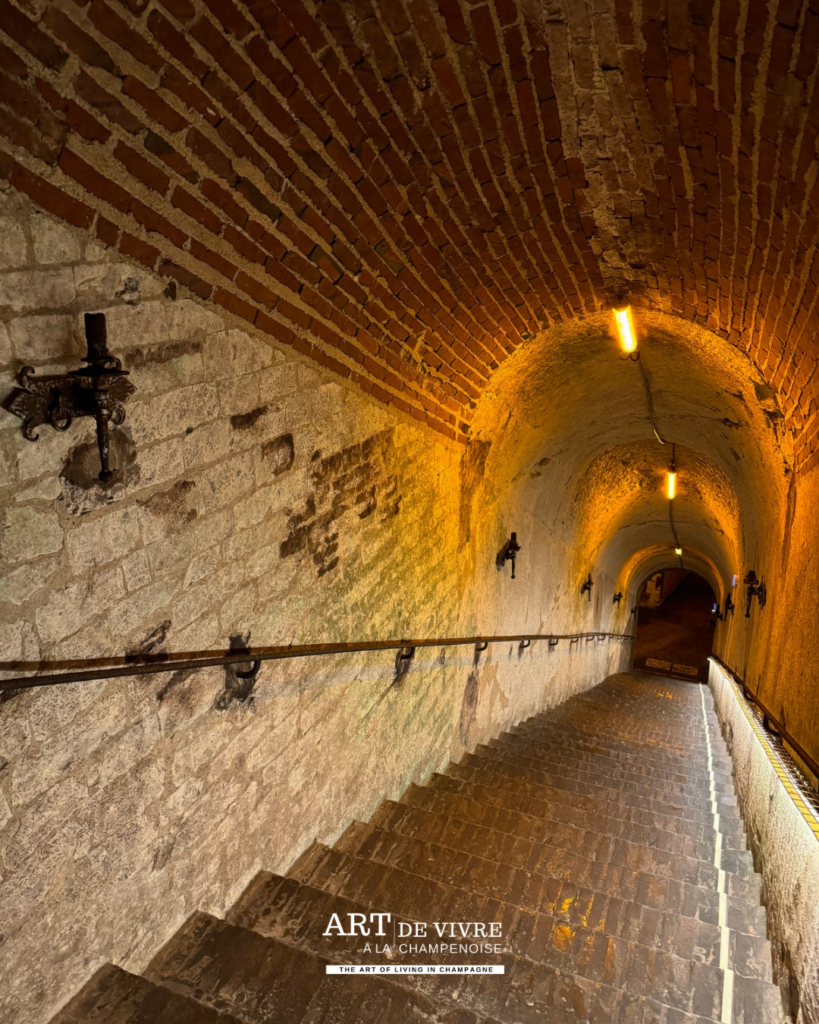 Descente vers les caves Gosset