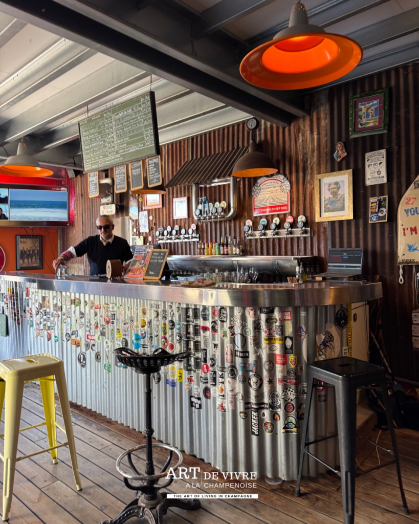Bar de la brasserie La Bouquine à Cormontreuil près de Reims