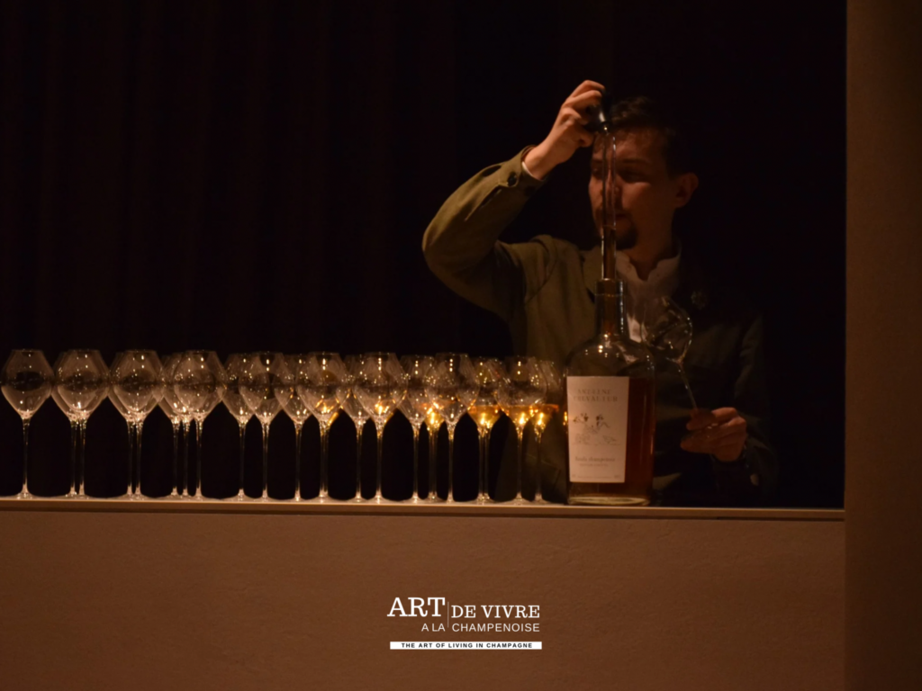 Service des verres de ratafia champenois d’Antoine Chevalier