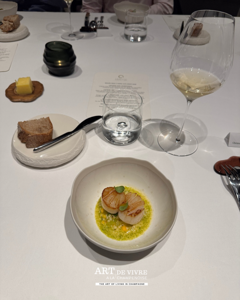 Saint-Jacques juste saisie et extraction de légumes au pinot blanc