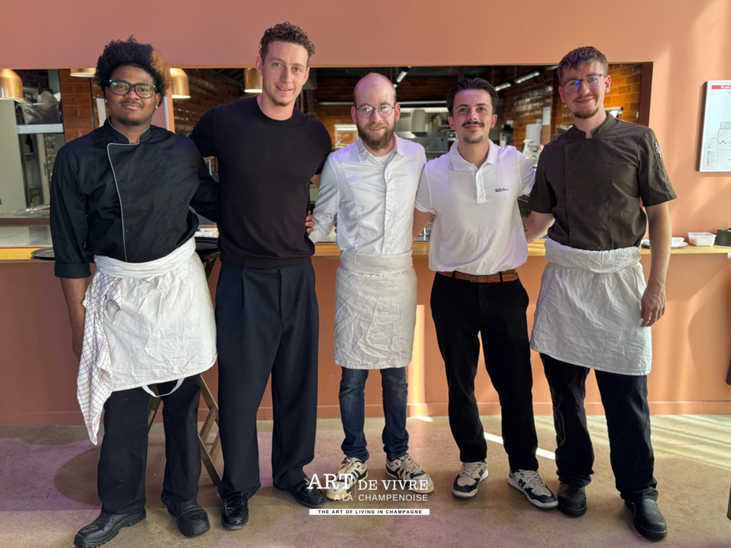 Dorian et son équipe au restaurant La Farm