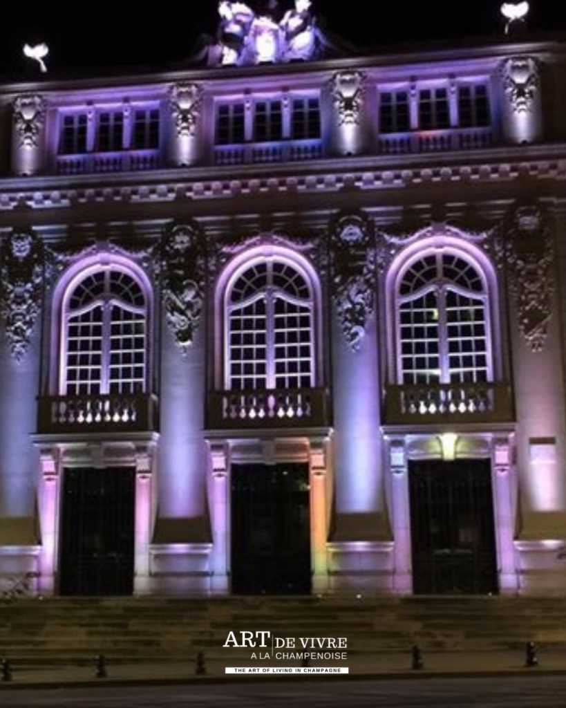 Façade by night du théâtre Gabrielle-Dorziat à Épernay