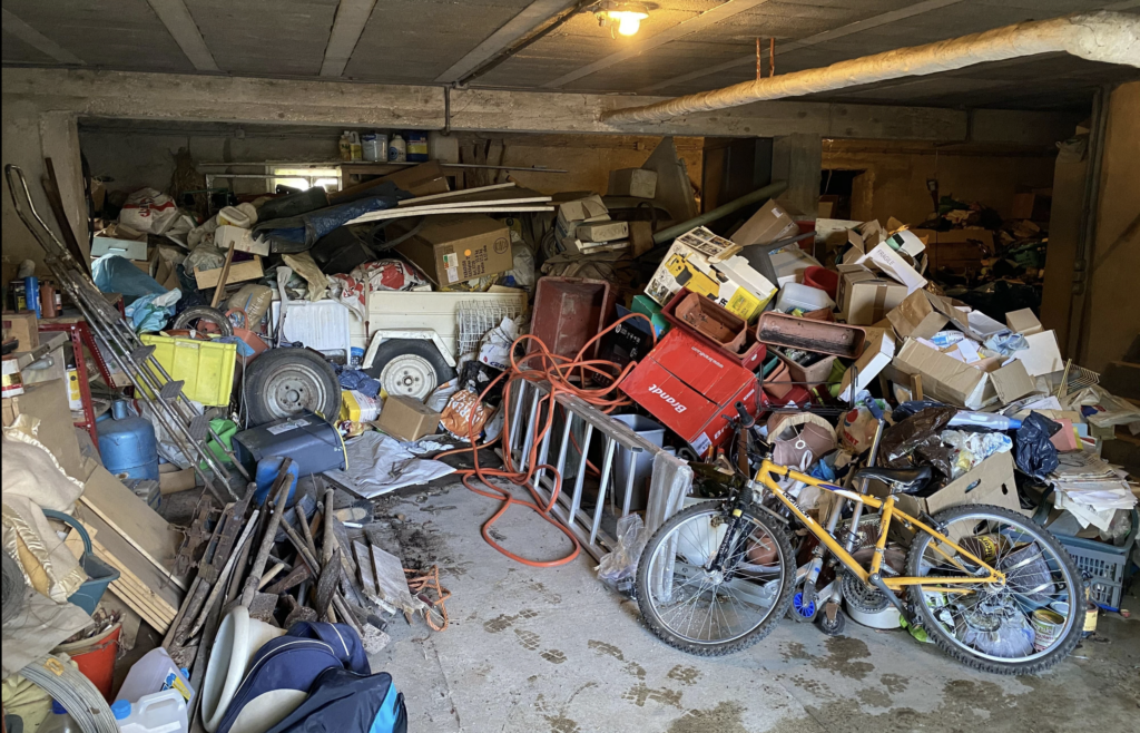 Débarras d’un garage dans la région de Reims