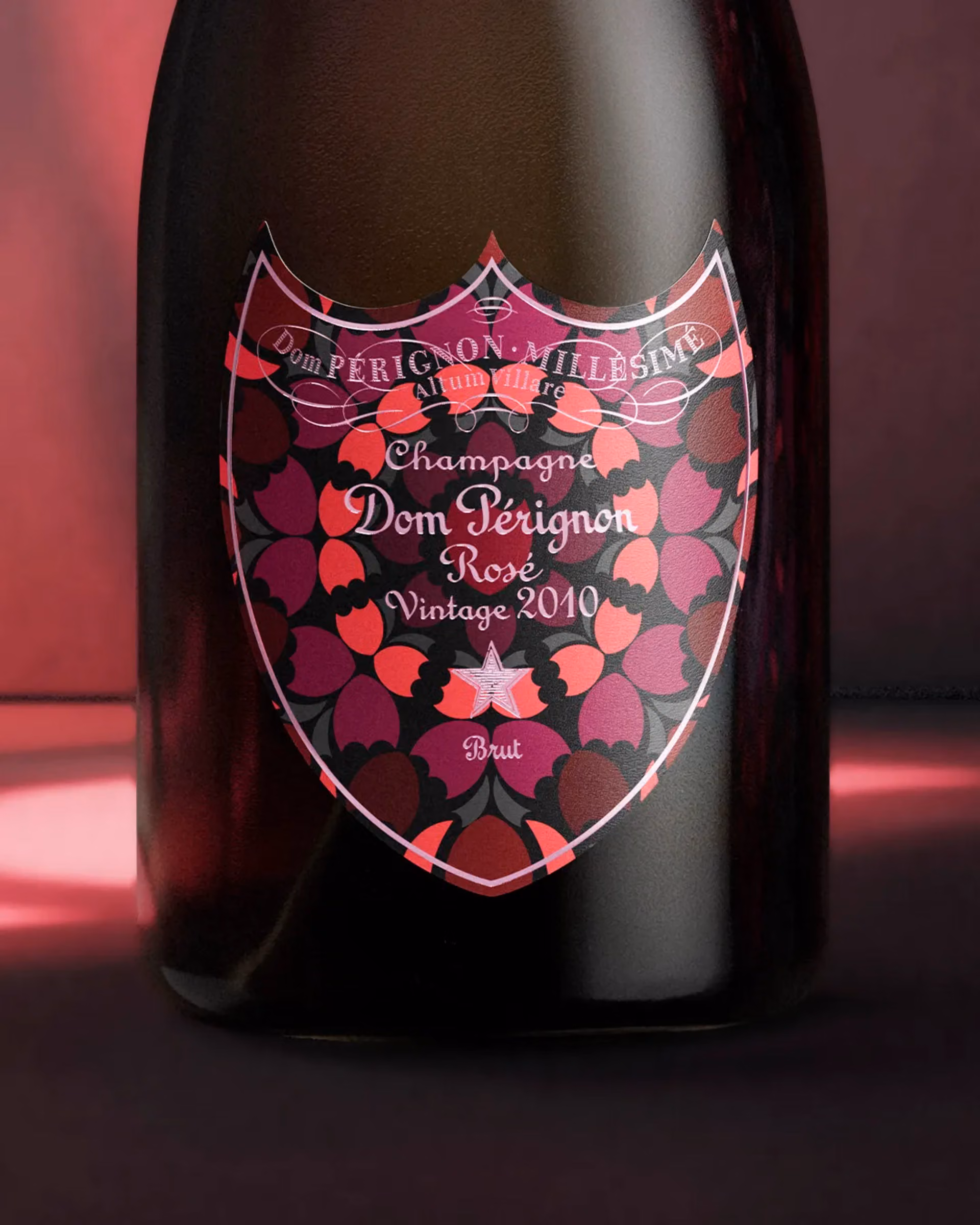 Dom Pérignon Rosé Vintage 2010 avec étiquette rose Damien Hirst